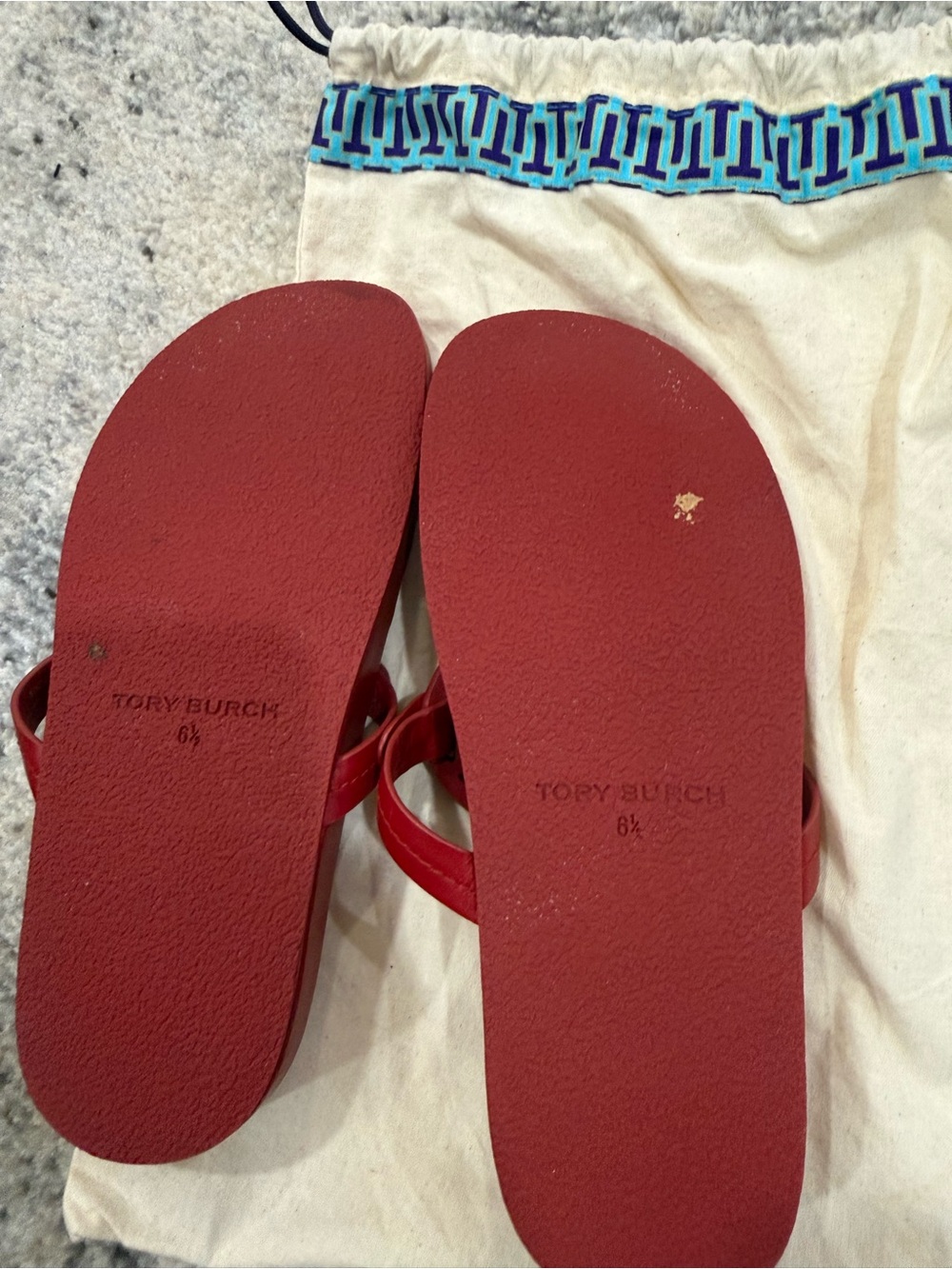 Tory Burch Red Leather Cutout Logo Flip Sandals - Picture 2 of 2